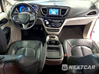 Zdjęcie 8 z 14 samochodu: 2019 CHRYSLER PACIFICA TOURING L VIN:2C4RC1BG2KR668650 - miniatura