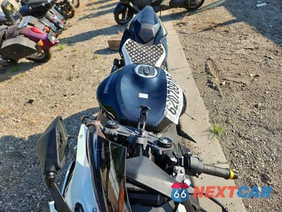 Piąte zdjęcie samochodu w środku: 2026 KAWASAKI ZX636 K VIN:JKBZXJK19TA014434 - miniatura