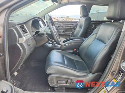Zdjęcie 7 z 12 samochodu: 2018 TOYOTA HIGHLANDER HYBRID XLE VIN:5TDJGRFH3JS048477 - miniatura