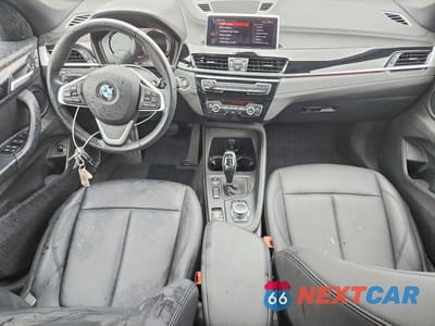 Zdjęcie 8 z 13 samochodu: 2021 BMW X1 XDRIVE28I VIN:WBXJG9C06M5S54128 - miniatura