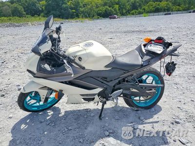 Trzecie zdjęcie samochodu z tyłu: 2024 YAMAHA YZFR3 A VIN:MH3RH18Y2RK017708 - miniatura