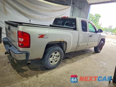 Trzecie zdjęcie samochodu z tyłu: 2008 CHEVROLET SILVERADO K1500 VIN:2GCEK19J081107339 - miniatura