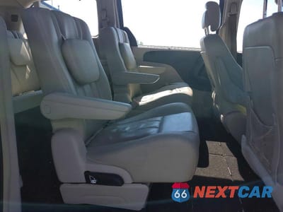 Zdjęcie 11 z 13 samochodu: 2016 CHRYSLER TOWN & COUNTRY TOURING L VIN:2C4RC1CG3GR121750 - miniatura