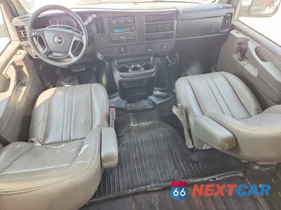Zdjęcie 8 z 13 samochodu: 2015 GMC SAVANA G3500 VIN:1GTZ7TCB6F1138579 - miniatura