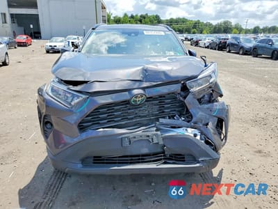 Piąte zdjęcie samochodu w środku: 2019 TOYOTA RAV4 XLE PREMIUM VIN:2T3A1RFV9KW073391 - miniatura