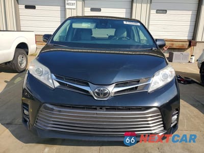 Piąte zdjęcie samochodu w środku: 2019 TOYOTA SIENNA XLE 8-PASSENGER VIN:5TDYZ3DC0KS997001 - miniatura