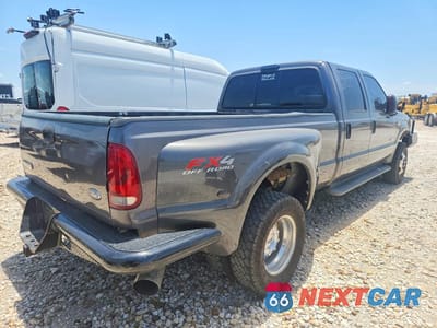 Trzecie zdjęcie samochodu z tyłu: 2006 FORD F350 SUPER DUTY VIN:1FTWW33P26EC54596 - miniatura