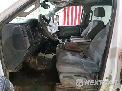 Zdjęcie 7 z 12 samochodu: 2017 CHEVROLET SILVERADO K2500 HEAVY DUTY VIN:1GC2KUEG2HZ400746 - miniatura