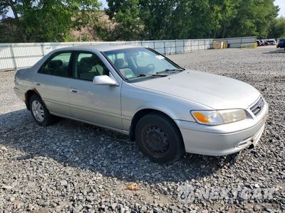 Czwarte zdjęcie samochodu z boku: 2001 TOYOTA CAMRY LE VIN:4T1BG22K41U021079 - miniatura