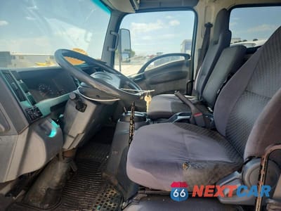 Zdjęcie 7 z 12 samochodu: 2014 ISUZU NPR HD VIN:54DC4J1BXES803946 - miniatura