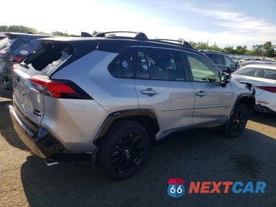 Trzecie zdjęcie samochodu z tyłu: 2024 TOYOTA RAV4 XSE VIN:JTME6RFV5RD569184 - miniatura