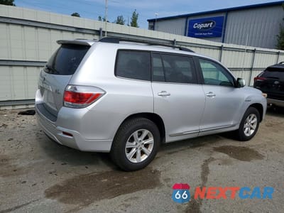 Trzecie zdjęcie samochodu z tyłu: 2011 TOYOTA HIGHLANDER HYBRID VIN:JTEBC3EH8B2001903 - miniatura