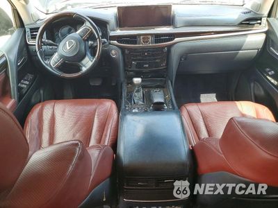 Zdjęcie 8 z 12 samochodu: 2017 LEXUS LX 570 VIN:JTJHY7AX4H4231503 - miniatura