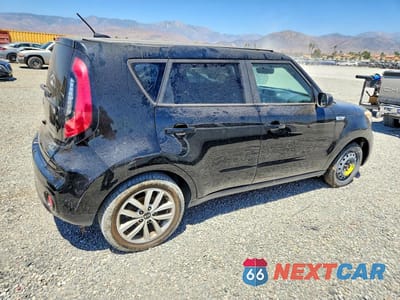 Trzecie zdjęcie samochodu z tyłu: 2017 KIA SOUL + VIN:KNDJP3A59H7424744 - miniatura