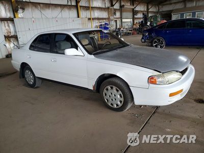 Czwarte zdjęcie samochodu z boku: 1996 TOYOTA CAMRY LE VIN:JT2BG12K1T0414474 - miniatura
