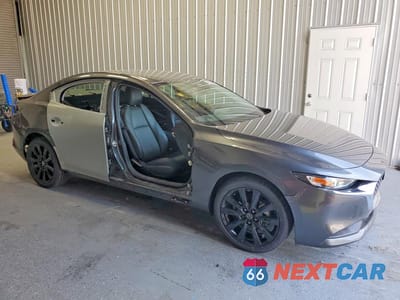 Czwarte zdjęcie samochodu z boku: 2025 MAZDA 3 SELECT SPORT VIN:3MZBPABM5SM456096 - miniatura