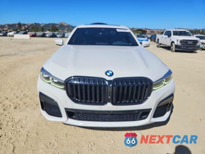 Piąte zdjęcie samochodu w środku: 2022 BMW 740 I VIN:WBA7T2C0XNCJ48253 - miniatura