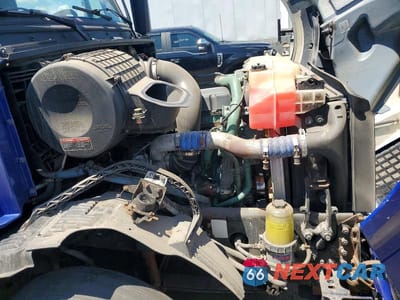 Zdjęcie 10 z 13 samochodu: 2016 VOLVO VNL SEMI TRUCK VIN:4V4NC9EH0GN951364 - miniatura