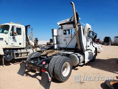 Trzecie zdjęcie samochodu z tyłu: 2022 VOLVO VNL SEMI TRUCK VIN:4V4N39THXNN298347 - miniatura