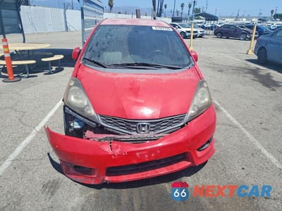 Piąte zdjęcie samochodu w środku: 2013 HONDA FIT SPORT VIN:JHMGE8H59DC035122 - miniatura
