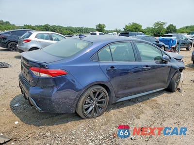 Trzecie zdjęcie samochodu z tyłu: 2025 TOYOTA COROLLA HYBRID SE VIN:JTDBCMFE5S3094470 - miniatura