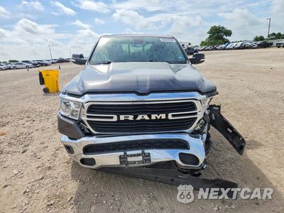 Piąte zdjęcie samochodu w środku: 2019 RAM 1500 BIG HORN/LONE STAR VIN:1C6RREFT5KN567782 - miniatura