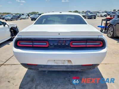 Zdjęcie 6 z 12 samochodu: 2017 DODGE CHALLENGER SXT VIN:2C3CDZAG5HH640184 - miniatura