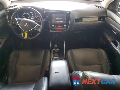 Zdjęcie 8 z 13 samochodu: 2020 MITSUBISHI OUTLANDER SE VIN:JA4AZ3A30LZ040755 - miniatura