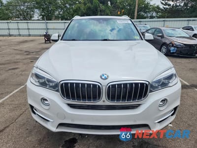 Piąte zdjęcie samochodu w środku: 2017 BMW X5 XDR40E VIN:5UXKT0C37H0V95400 - miniatura