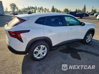 Trzecie zdjęcie samochodu z tyłu: 2026 CHEVROLET TRAX LS VIN:KL77LFEP7TC092237 - miniatura