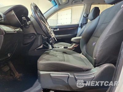 Zdjęcie 7 z 14 samochodu: 2014 KIA SORENTO LX VIN:5XYKTCA68EG455801 - miniatura