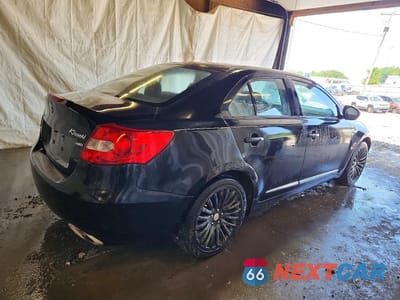 Trzecie zdjęcie samochodu z tyłu: 2012 SUZUKI KIZASHI SE VIN:JS2RF9A3XC6101119 - miniatura