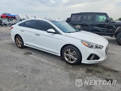 Czwarte zdjęcie samochodu z boku: 2019 HYUNDAI SONATA SPORT VIN:5NPE34AF1KH744929 - miniatura