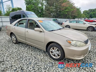 Czwarte zdjęcie samochodu z boku: 2005 TOYOTA CAMRY LE V6 VIN:4T1BF32K45U110018 - miniatura