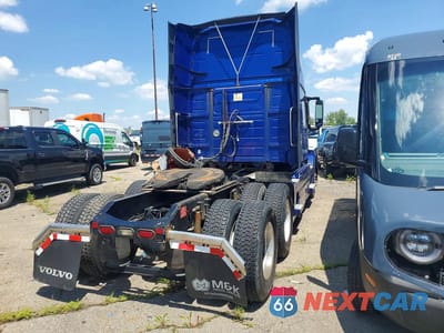Trzecie zdjęcie samochodu z tyłu: 2016 VOLVO VNL SEMI TRUCK VIN:4V4NC9EH0GN951364 - miniatura