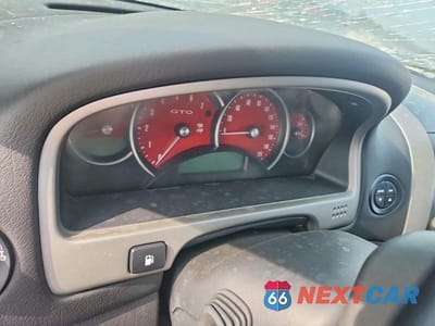 Zdjęcie 9 z 12 samochodu: 2004 PONTIAC GTO VIN:6G2VX12GX4L189320 - miniatura