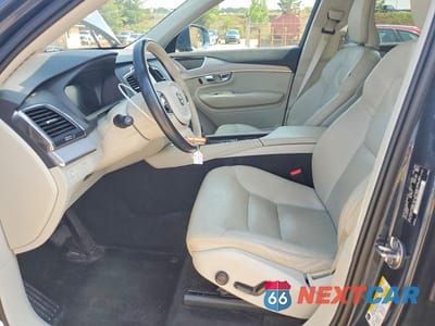 Zdjęcie 7 z 12 samochodu: 2022 VOLVO XC90 T5 MOMENTUM VIN:YV4102PK9N1836704 - miniatura
