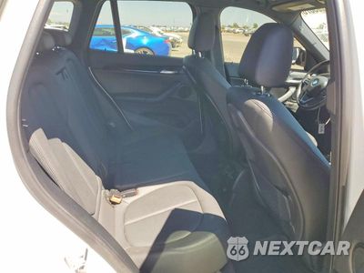 Zdjęcie 10 z 12 samochodu: 2017 BMW X1 SDRIVE28I VIN:WBXHU7C3XH5H37779 - miniatura