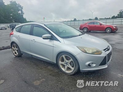 Czwarte zdjęcie samochodu z boku: 2013 FORD FOCUS TITANIUM VIN:1FADP3N28DL249682 - miniatura