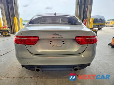 Zdjęcie 6 z 13 samochodu: 2017 JAGUAR XE VIN:SAJAR4BGXHA976208 - miniatura