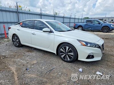 Czwarte zdjęcie samochodu z boku: 2019 NISSAN ALTIMA SV VIN:1N4BL4DV9KC139127 - miniatura