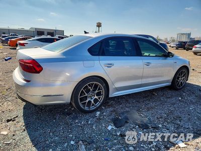 Trzecie zdjęcie samochodu z tyłu: 2018 VOLKSWAGEN PASSAT S VIN:1VWAA7A37JC030645 - miniatura