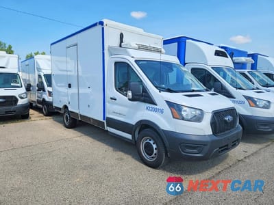 Czwarte zdjęcie samochodu z boku: 2020 FORD TRANSIT REFRIGERATED BOX TRUCK VIN:1FDBW5Z8XLKB11480 - miniatura