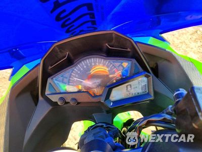Zdjęcie 7 z 9 samochodu: 2015 KAWASAKI EX300 B VIN:JKAEX8B19FDA21837 - miniatura