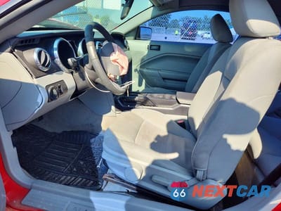 Zdjęcie 7 z 12 samochodu: 2005 FORD MUSTANG VIN:1ZVFT80N555116829 - miniatura