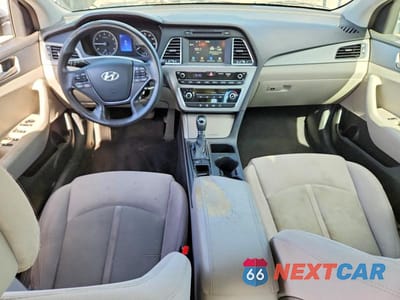 Zdjęcie 8 z 12 samochodu: 2016 HYUNDAI SONATA SE VIN:5NPE24AF9GH301518 - miniatura