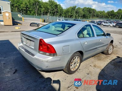 Trzecie zdjęcie samochodu z tyłu: 2004 VOLVO S60 VIN:YV1RS61T142343630 - miniatura
