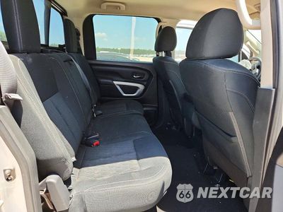 Zdjęcie 10 z 12 samochodu: 2019 NISSAN TITAN SV VIN:1N6AA1EJ3KN534847 - miniatura