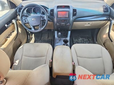 Zdjęcie 8 z 13 samochodu: 2011 KIA SORENTO LX VIN:5XYKTDA23BG074016 - miniatura