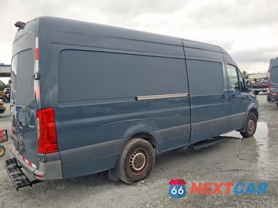Trzecie zdjęcie samochodu z tyłu: 2019 MERCEDES-BENZ SPRINTER 2500/3500 DELIVERY VAN VIN:WD4PF1CD6KP133668 - miniatura